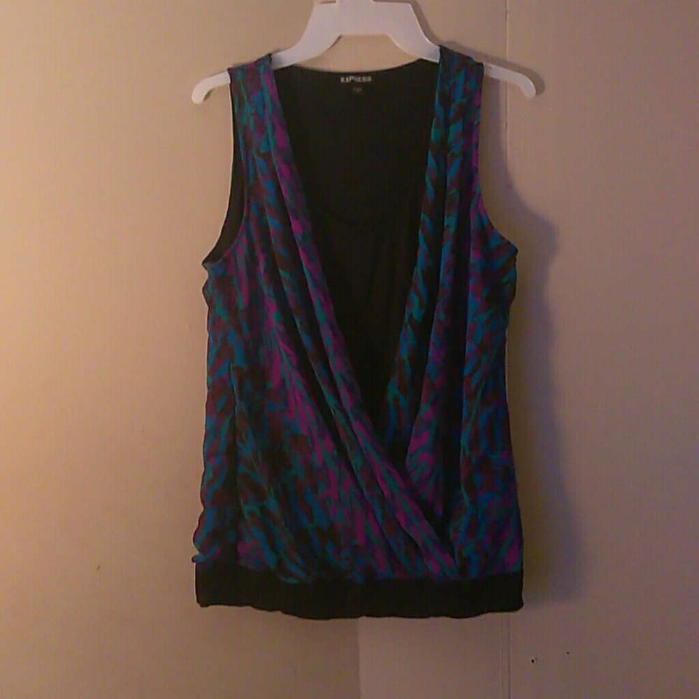 Sleeveless shirt